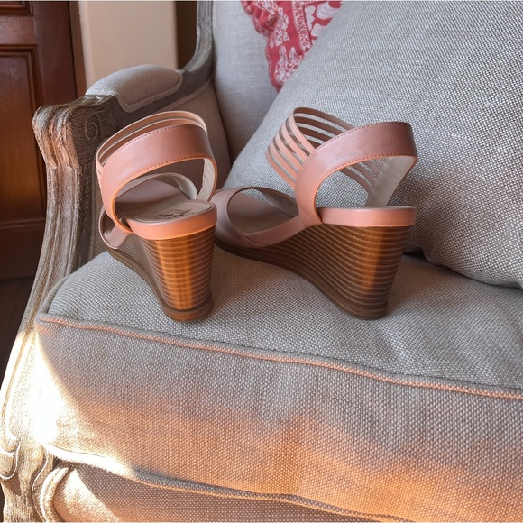 Life Stride Soft System Sandals. Worn 3 times. - Picture 4 of 8